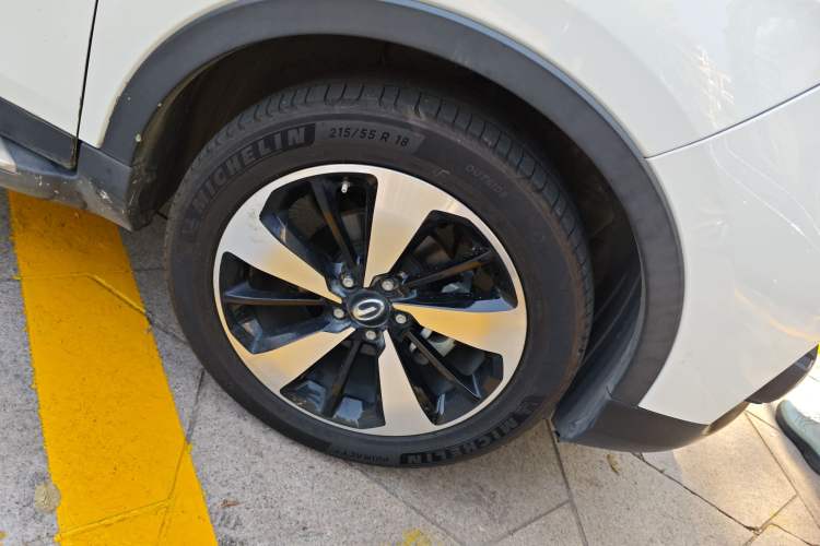 Used GAC Trumpchi GS3 2017 200T Automatic Prestige Edition Right Front Wheel Hub