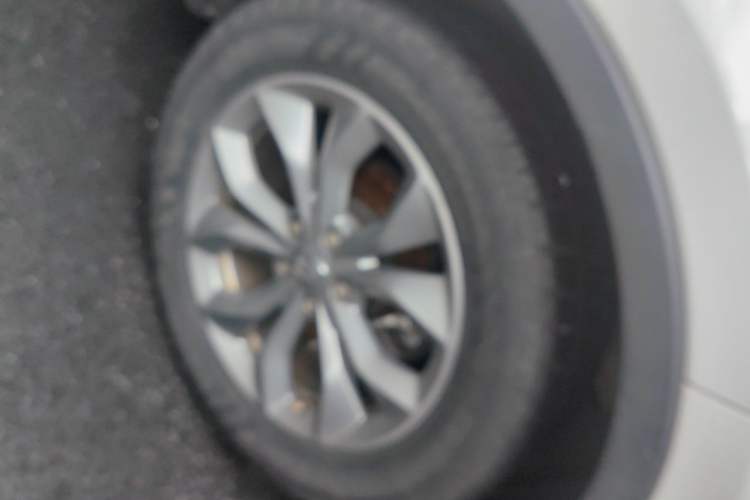 Used GAC Trumpchi GS3 2017 150N Automatic Elite Edition Right Front Wheel Hub