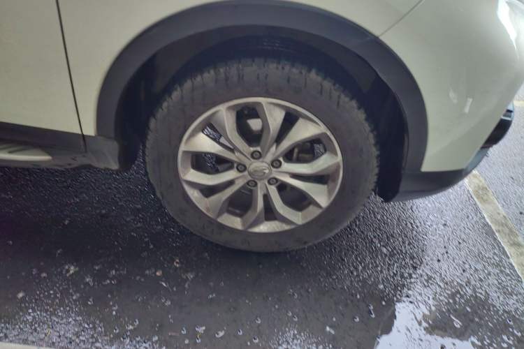 Used GAC Trumpchi GS3 2017 150N Automatic Comfort Edition Right Front Wheel Hub