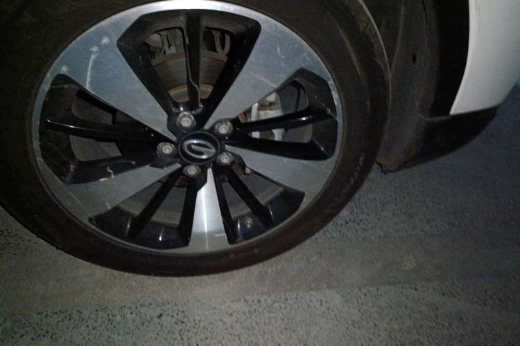 Used GAC Trumpchi GS3 2017 200T Automatic Luxury Edition Right Front Wheel Hub