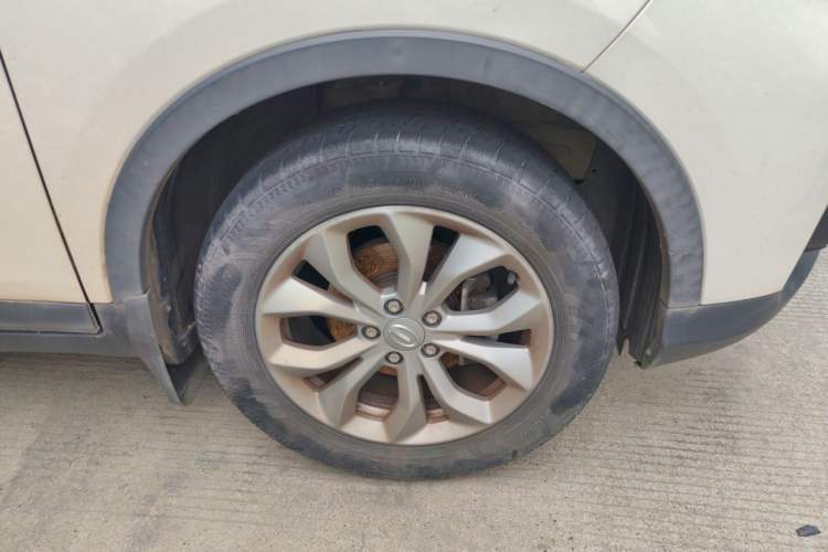 Used GAC Trumpchi GS3 2017 150N Automatic Elite Edition Right Front Wheel Hub
