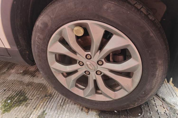 Used GAC Trumpchi GS3 2017 150N Automatic Elite Edition Right Front Wheel Hub