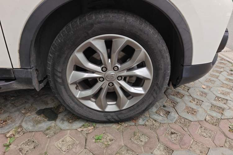 Used GAC Trumpchi GS3 2017 200T Automatic Elite Edition Right Front Wheel Hub