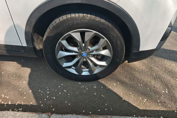 Used GAC Trumpchi GS3 2017 150N Automatic Elite Edition Right Front Wheel Hub