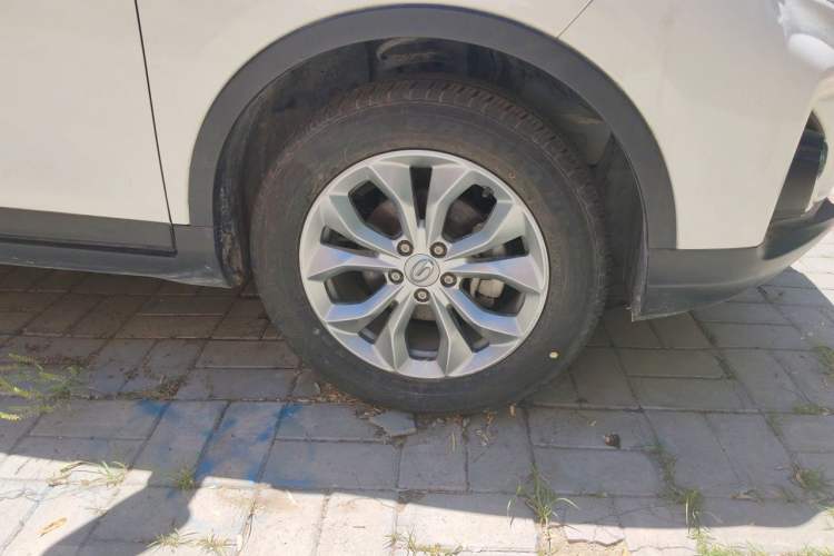 Used GAC Trumpchi GS3 2017 150N Manual Elite Edition Right Front Wheel Hub