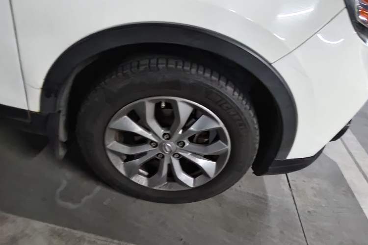 Used GAC Trumpchi GS3 2017 150N Automatic Elite Edition Right Front Wheel Hub