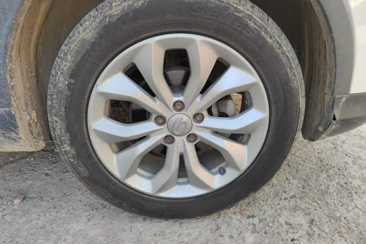 Used GAC Trumpchi GS3 2017 150N Automatic Elite Edition Right Front Wheel Hub