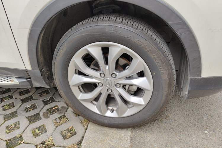 Used GAC Trumpchi GS3 2017 150N Automatic Elite Edition Right Front Wheel Hub