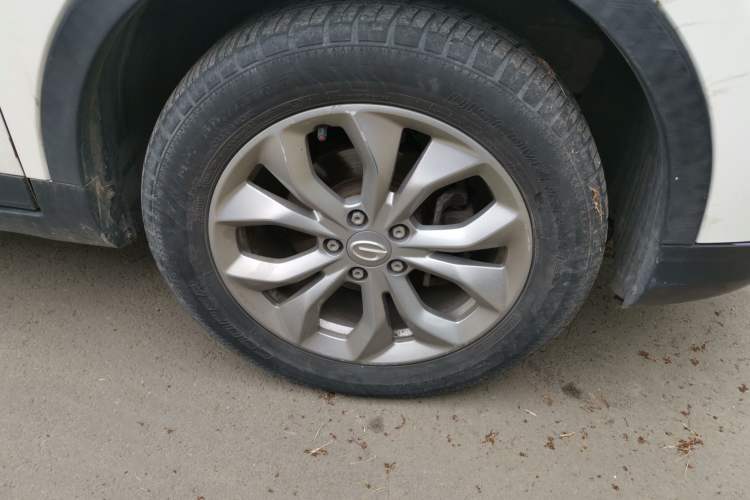 Used GAC Trumpchi GS3 2017 150N Automatic Elite Edition Right Front Wheel Hub