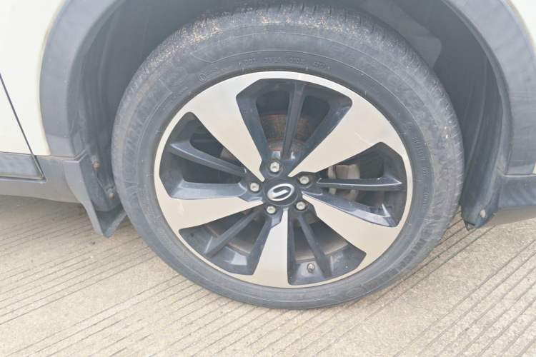 Used GAC Trumpchi GS3 2017 200T Automatic Luxury Edition Right Front Wheel Hub