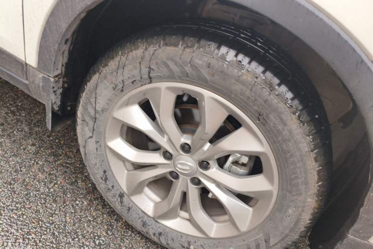 Used GAC Trumpchi GS3 2017 150N Automatic Elite Edition Right Front Wheel Hub