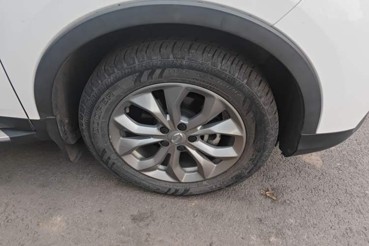 Used GAC Trumpchi GS3 2017 150N Automatic Elite Edition Right Front Wheel Hub