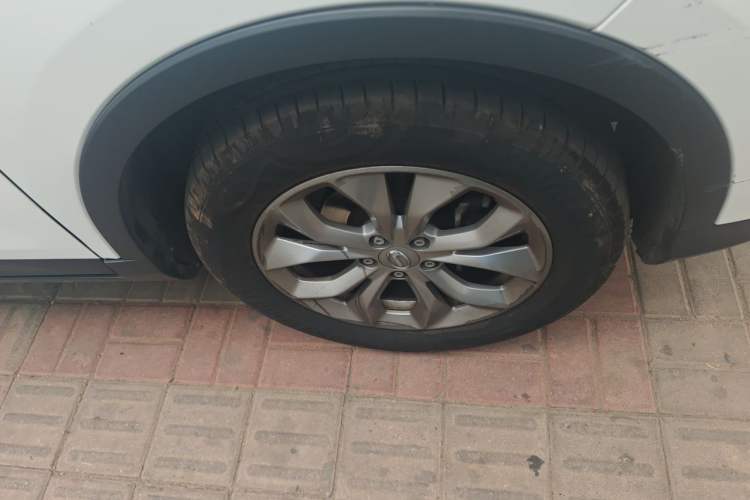 Used GAC Trumpchi GS3 2017 150N Automatic Elite Edition Right Front Wheel Hub