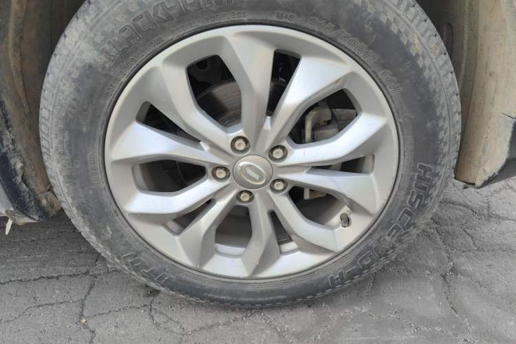 Used GAC Trumpchi GS3 2017 150N Automatic Elite Edition Right Front Wheel Hub