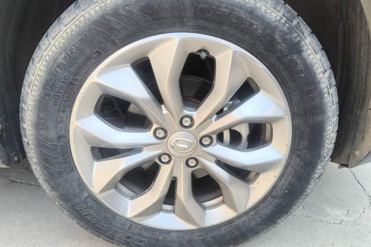 Used GAC Trumpchi GS3 2017 150N Automatic Elite Edition Right Front Wheel Hub