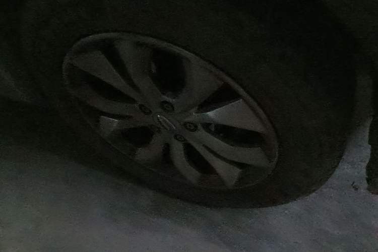 Used GAC Trumpchi GS3 2017 150N Automatic Elite Edition Right Front Wheel Hub