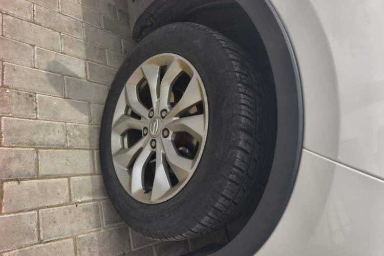 Used GAC Trumpchi GS3 2017 150N Automatic Elite Edition Right Front Wheel Hub