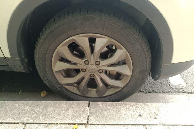 Used GAC Trumpchi GS3 2017 150N Manual Elite Edition Right Front Wheel Hub