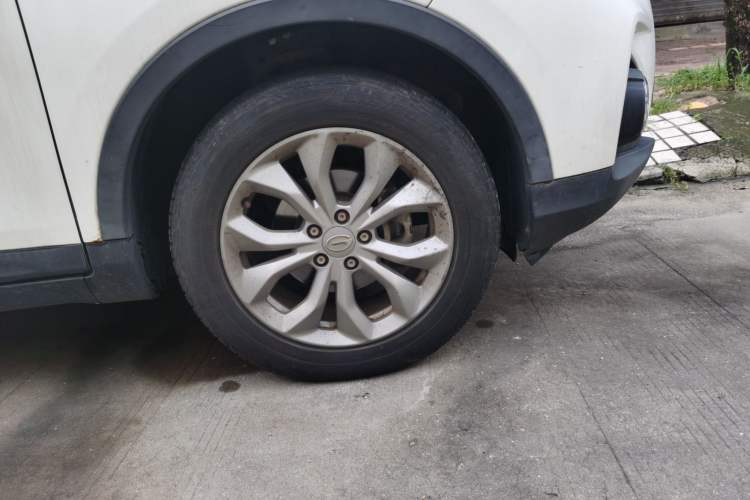 Used GAC Trumpchi GS3 2017 200T Automatic Elite Edition Right Front Wheel Hub