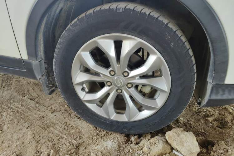 Used GAC Trumpchi GS3 2017 150N Manual Elite Edition Right Front Wheel Hub