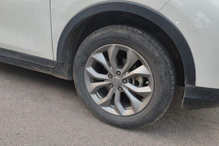 Used GAC Trumpchi GS3 2017 150N Manual Elite Edition Right Front Wheel Hub