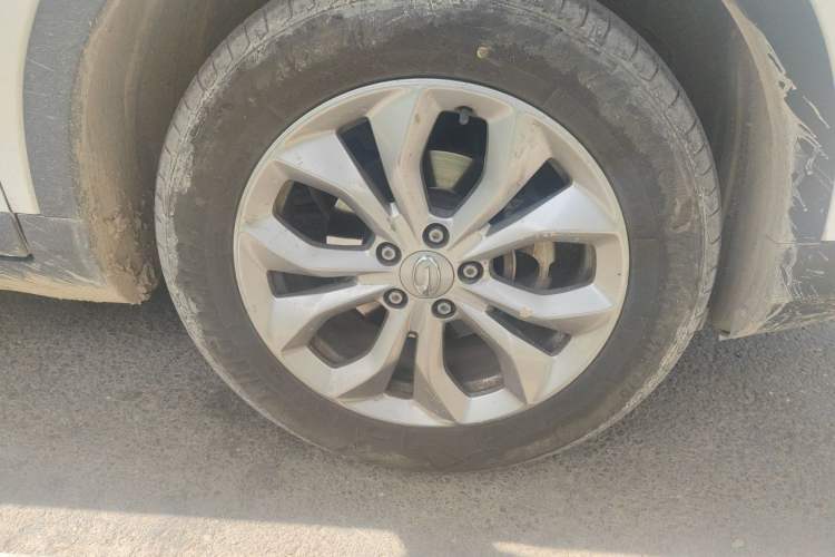 Used GAC Trumpchi GS3 2017 150N Automatic Elite Edition Right Front Wheel Hub