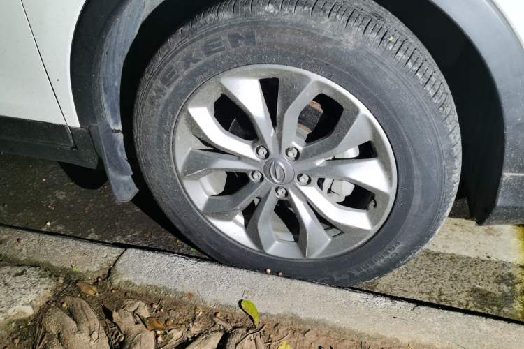 Used GAC Trumpchi GS3 2017 150N Manual Elite Edition Right Front Wheel Hub