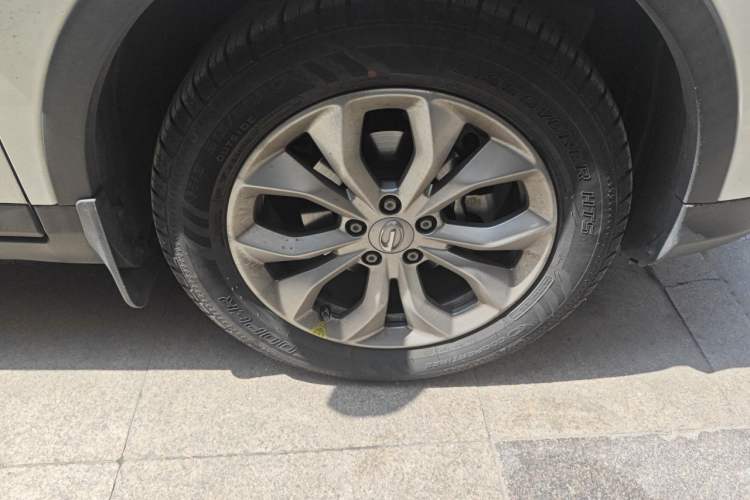 Used GAC Trumpchi GS3 2017 150N Automatic Elite Edition Right Front Wheel Hub