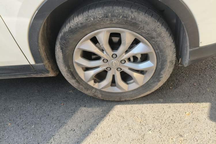 Used GAC Trumpchi GS3 2017 150N Automatic Elite Edition Right Front Wheel Hub