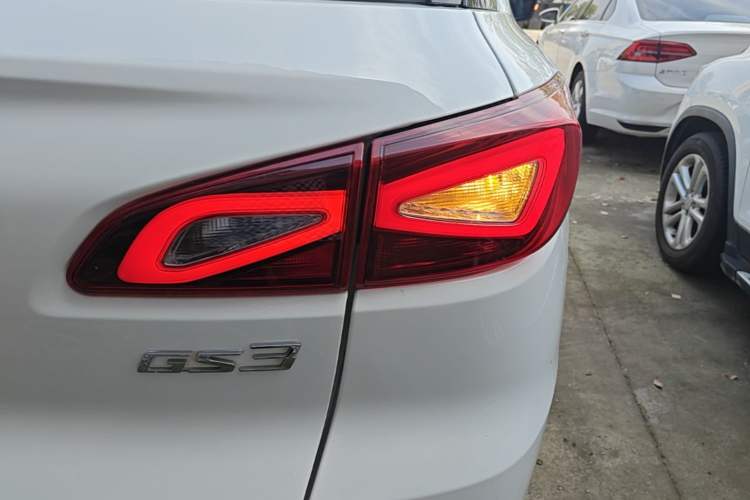 Used GAC Trumpchi GS3 2017 150N Automatic Elite Edition Right Rear Taillight
