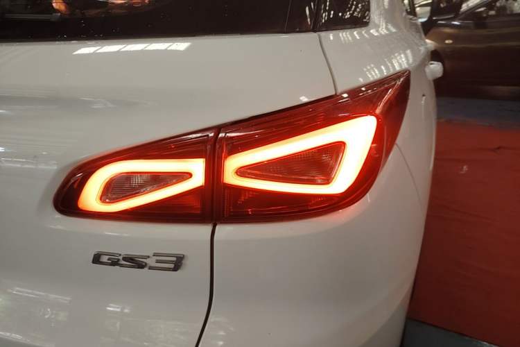 Used GAC Trumpchi GS3 2017 150N Automatic Elite Edition Right Rear Taillight