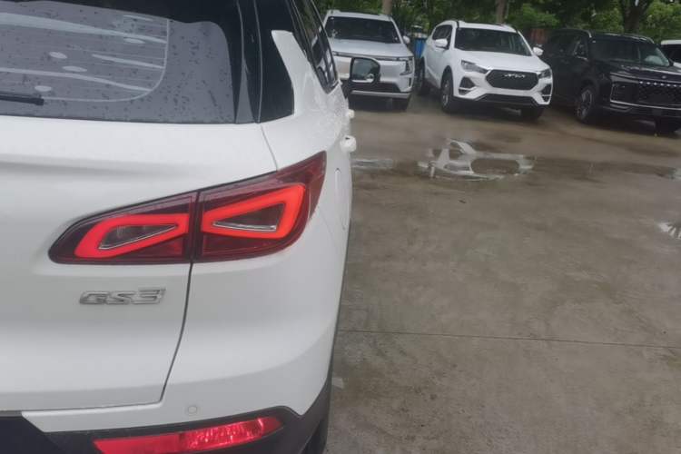 Used GAC Trumpchi GS3 2017 150N Automatic Elite Edition Right Rear Taillight