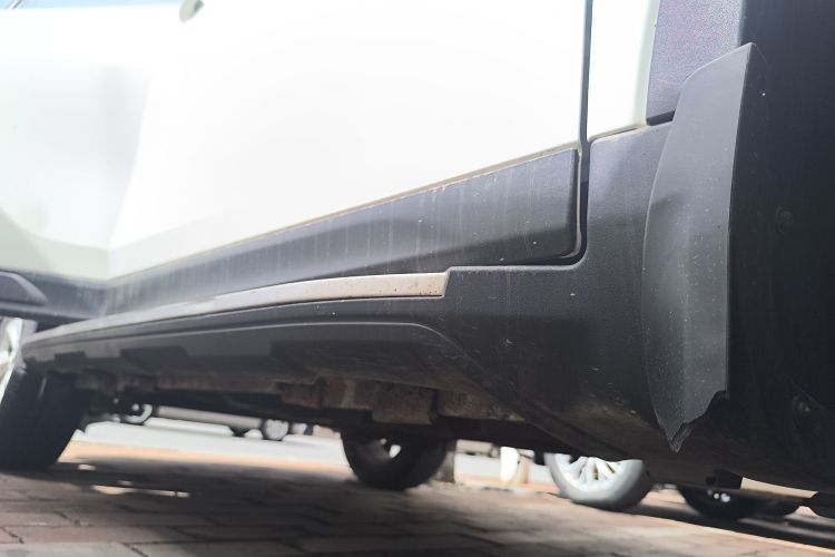 Used GAC Trumpchi GS3 2017 200T Automatic Elite Edition Right Side Sill