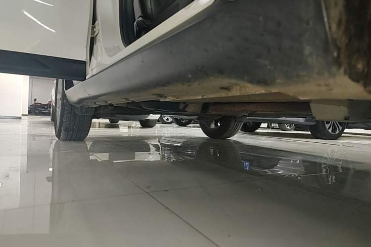 Used GAC Trumpchi GS3 2017 150N Automatic Elite Edition Right Side Sill