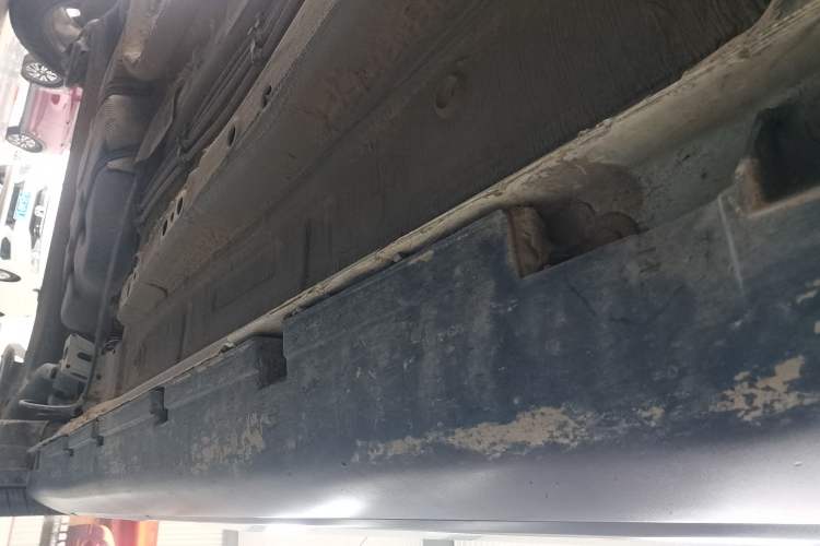 Used GAC Trumpchi GS3 2017 150N Automatic Elite Edition Right Side Sill