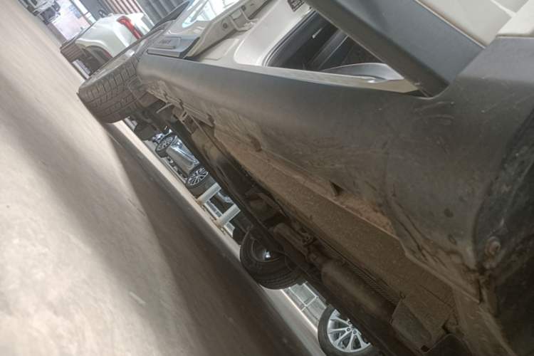 Used GAC Trumpchi GS3 2017 200T Automatic Elite Edition Right Side Sill