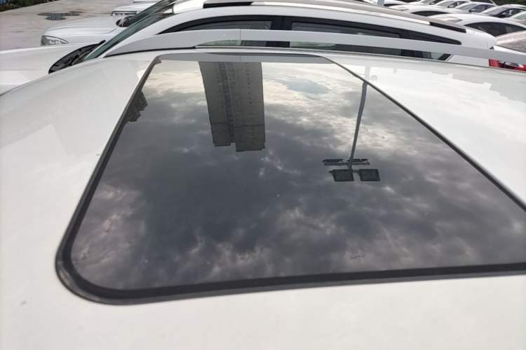 Used GAC Trumpchi GS3 2017 150N Manual Elite Edition Roof