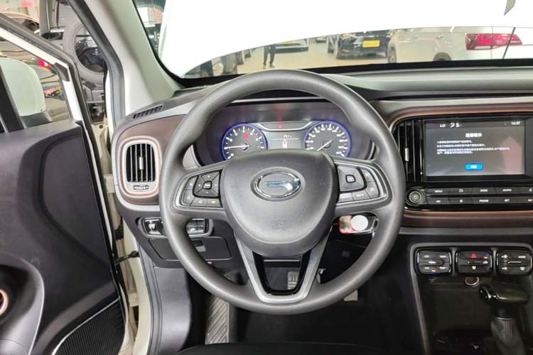 Used GAC Trumpchi GS3 2017 150N Automatic Elite Edition Steering Wheel