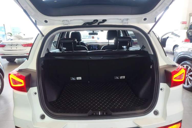 Used GAC Trumpchi GS3 2017 150N Automatic Elite Edition Trunk