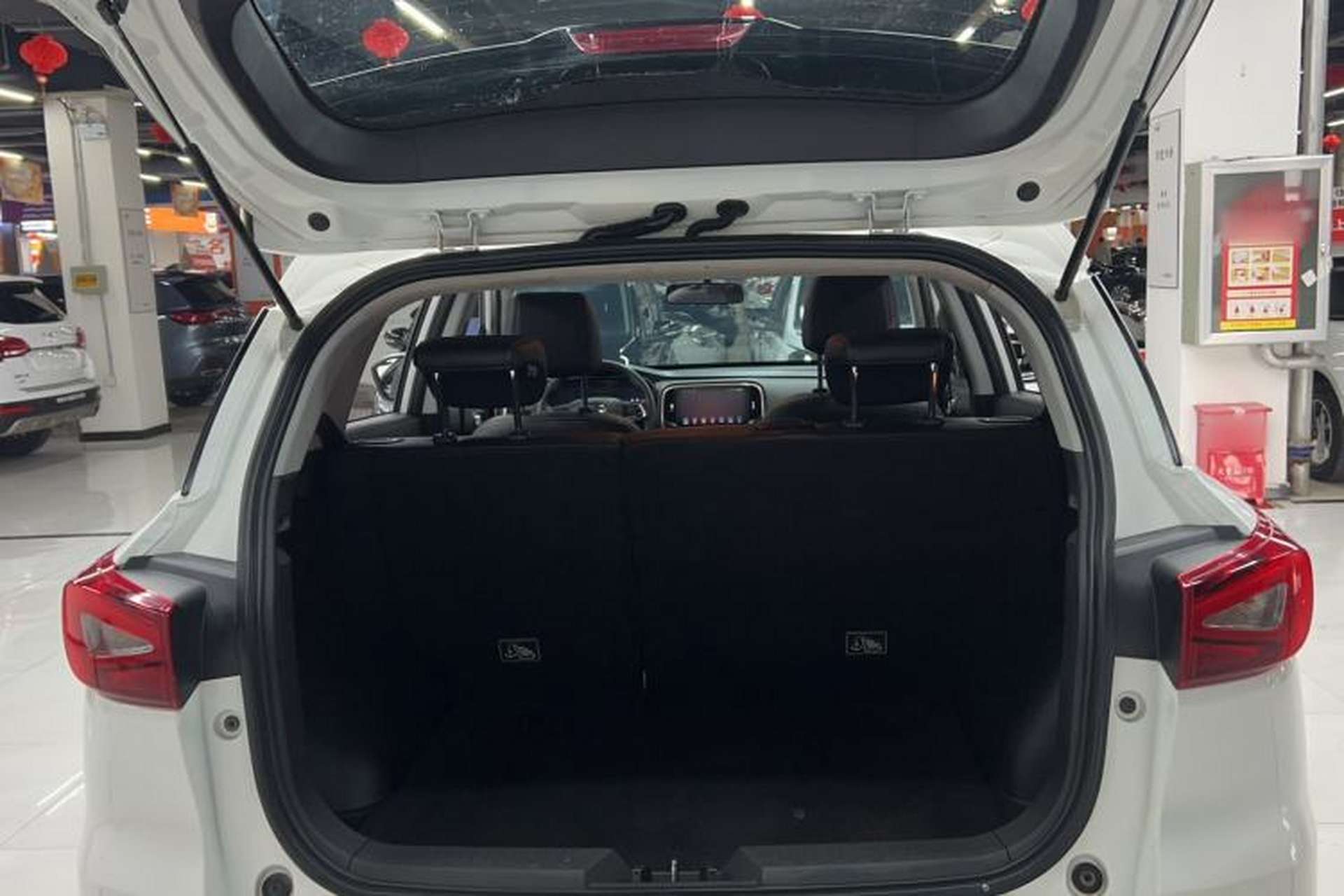 Used GAC Trumpchi GS3 2017 200T Automatic Elite Edition Trunk