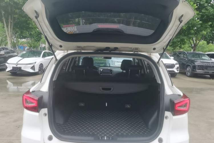 Used GAC Trumpchi GS3 2017 150N Automatic Elite Edition Trunk