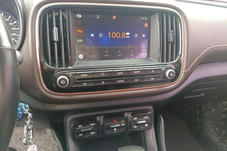 Used GAC Trumpchi GS3 2017 150N Automatic Elite Edition Audio And AC Panel