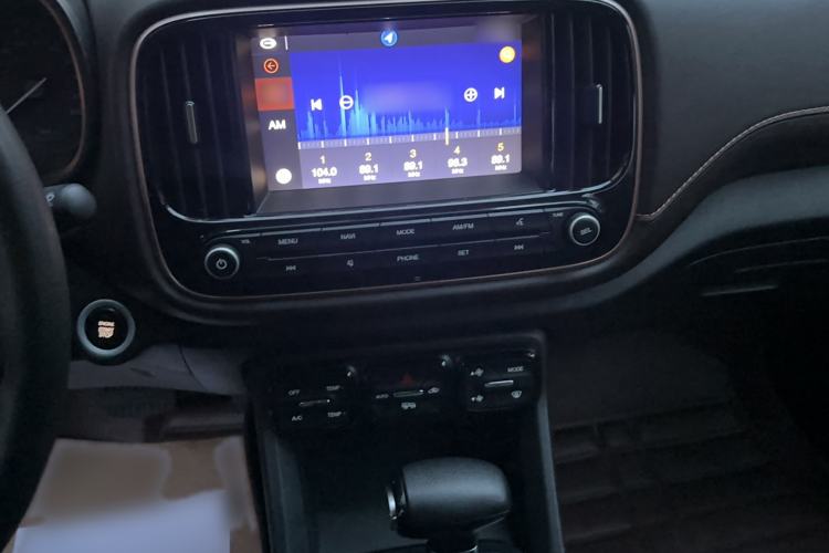 Used GAC Trumpchi GS3 2017 200T Automatic Luxury Edition Audio And AC Panel