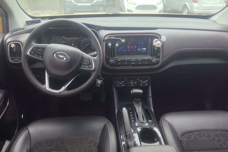 Used GAC Trumpchi GS3 2017 150N Automatic Elite Edition Center Console