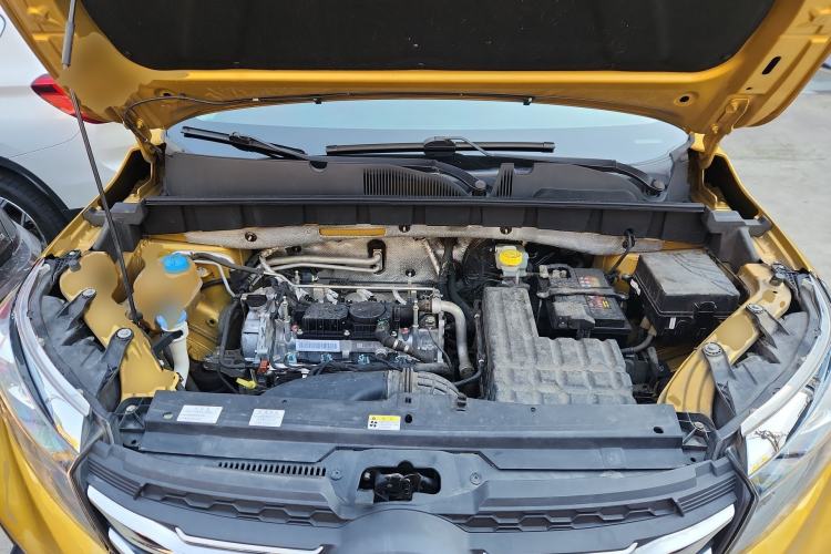 Used GAC Trumpchi GS3 2017 150N Manual Elite Edition Engine Bay
