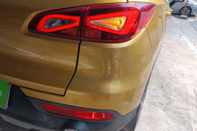Used GAC Trumpchi GS3 2017 200T Automatic Luxury Edition Exterior 6