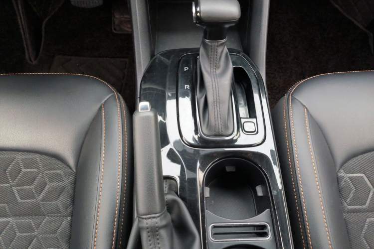 Used GAC Trumpchi GS3 2017 150N Automatic Elite Edition Gear Lever
