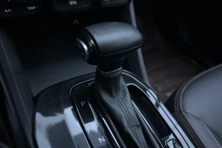 Used GAC Trumpchi GS3 2017 200T Automatic Luxury Edition Gear Lever