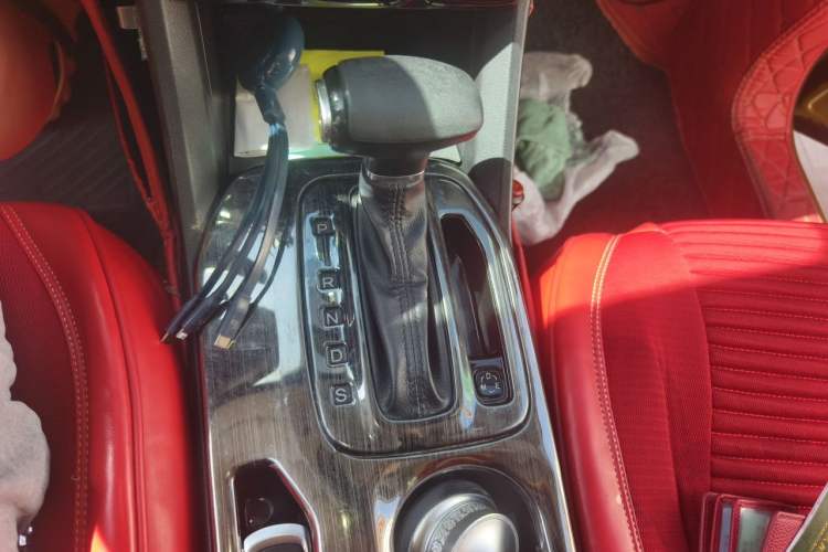 Used GAC Trumpchi GS3 2017 200T Automatic Luxury Edition Gear Lever