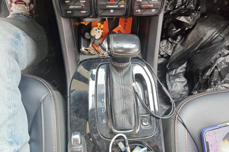 Used GAC Trumpchi GS3 2017 200T Automatic Elite Edition Gear Lever